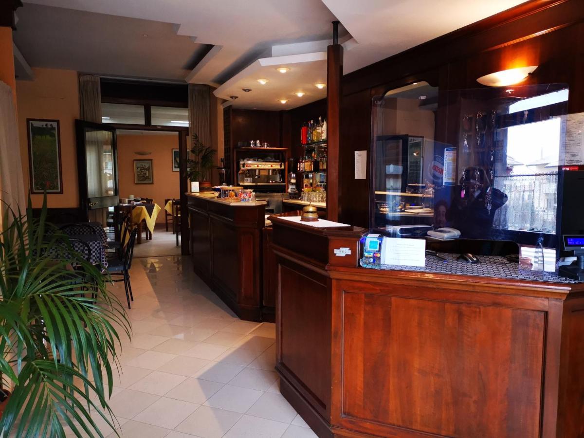 Osteria Dei Locandieri Abbadia San Salvator Buitenkant foto